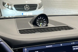 musta Porsche Panamera 2019 kuva 13.
