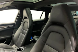 musta Porsche Panamera 2019 kuva 17.