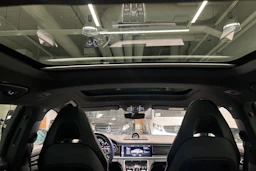 musta Porsche Panamera 2019 kuva 22.