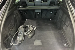 musta Porsche Panamera 2019 kuva 23.