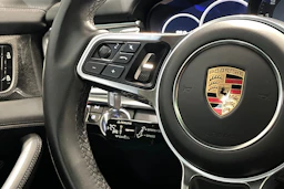 musta Porsche Panamera 2019 kuva 24.