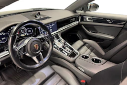 harmaa Porsche Panamera 2019 kuva 6.