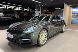 harmaa Porsche Panamera 2019 kuva 10.