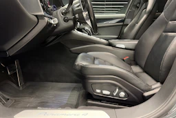 harmaa Porsche Panamera 2019 kuva 13.