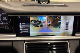 harmaa Porsche Panamera 2019 kuva 17.
