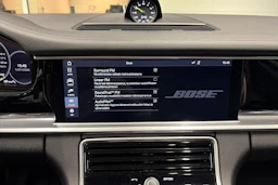 harmaa Porsche Panamera 2019 kuva 20.