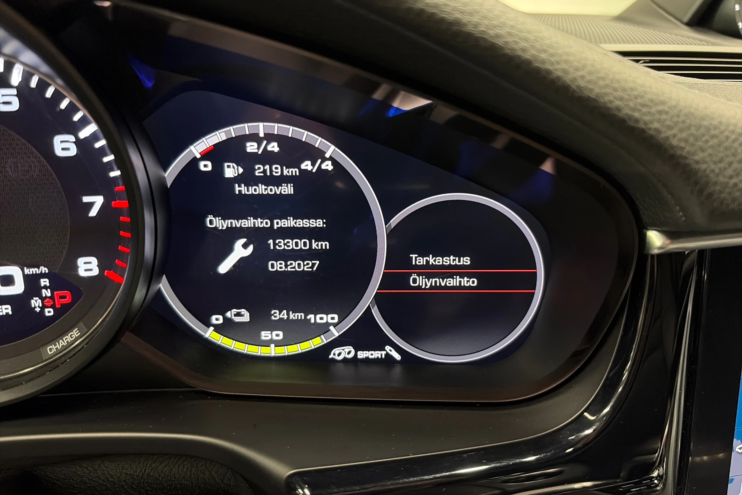 harmaa Porsche Panamera 2019 kuva 23.
