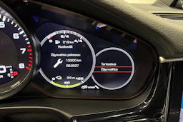 harmaa Porsche Panamera 2019 kuva 23.
