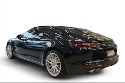 Musta Porsche Panamera 2019 kuva 2.