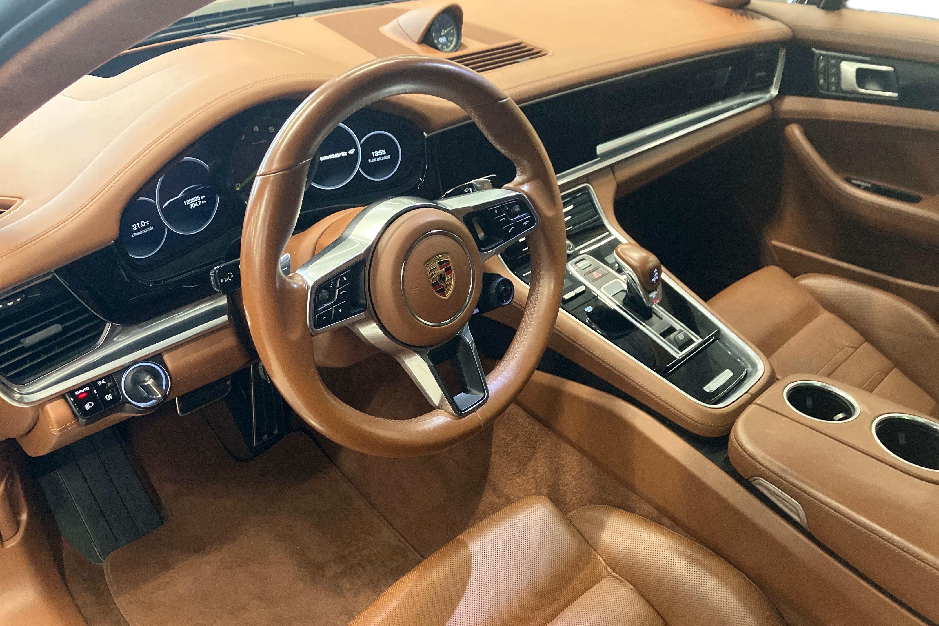 Porsche Panamera 4 E-Hybrid Executive 2019, kuva 6/18
