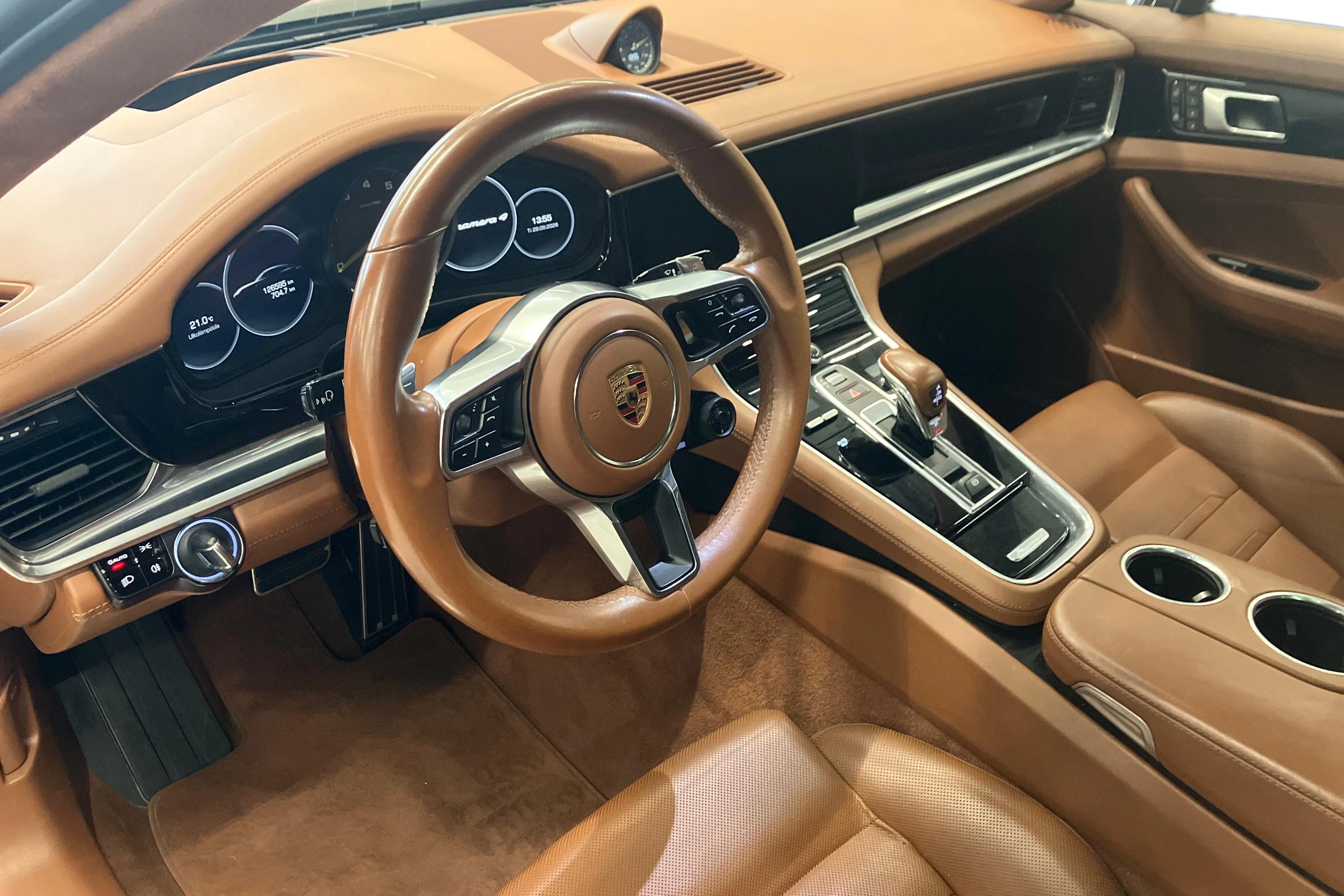 Musta Porsche Panamera 2019 kuva 6.