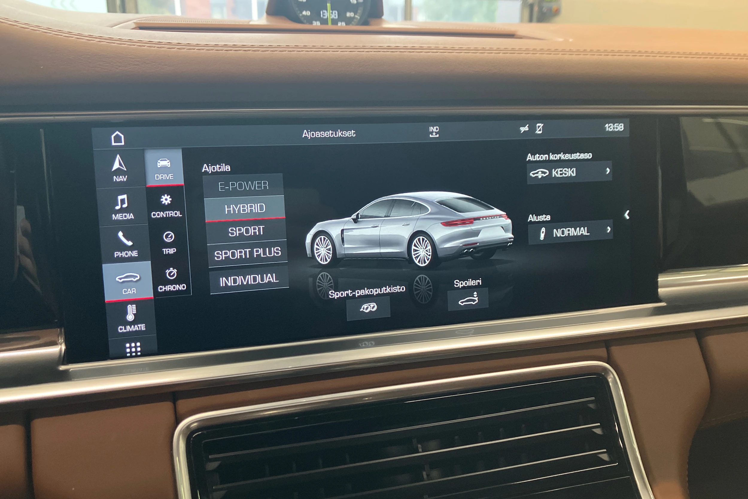 Musta Porsche Panamera 2019 kuva 10.