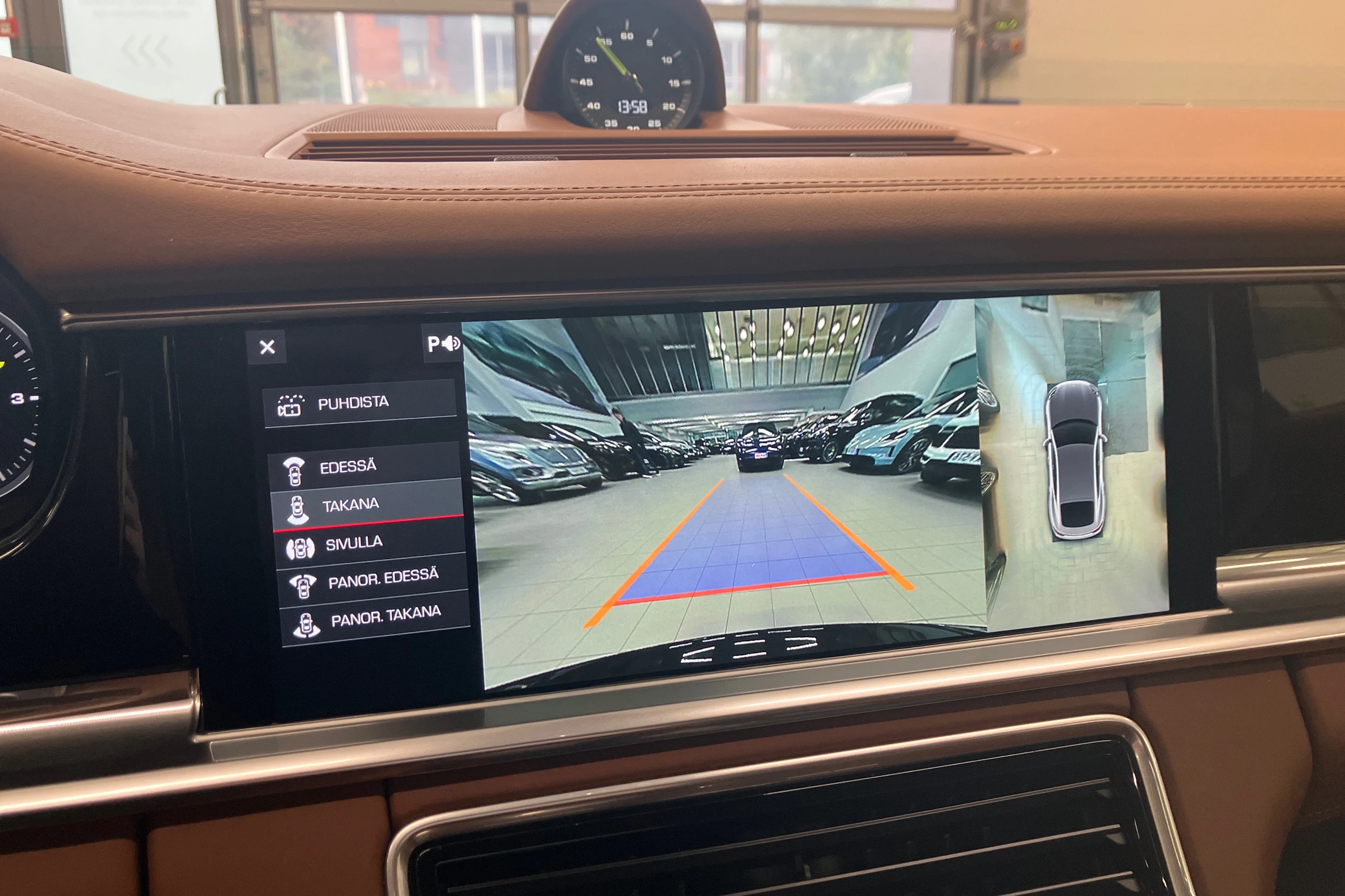 Musta Porsche Panamera 2019 kuva 11.