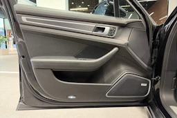 Musta Porsche Panamera 2019 kuva 12.
