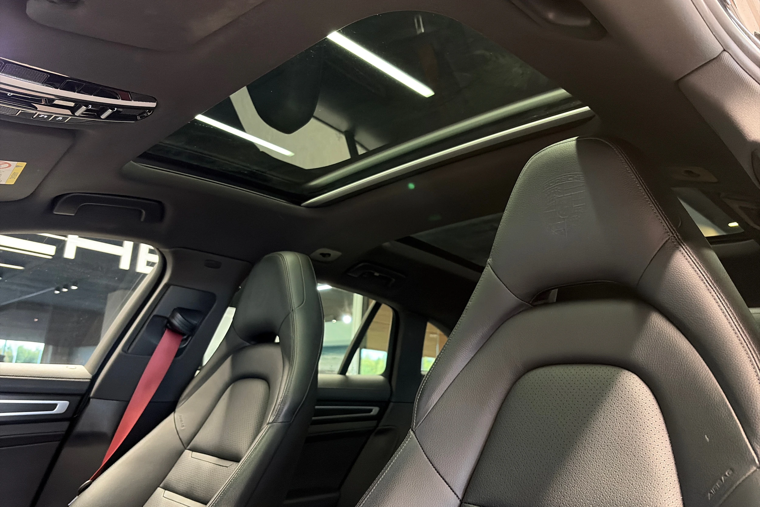 Musta Porsche Panamera 2019 kuva 14.