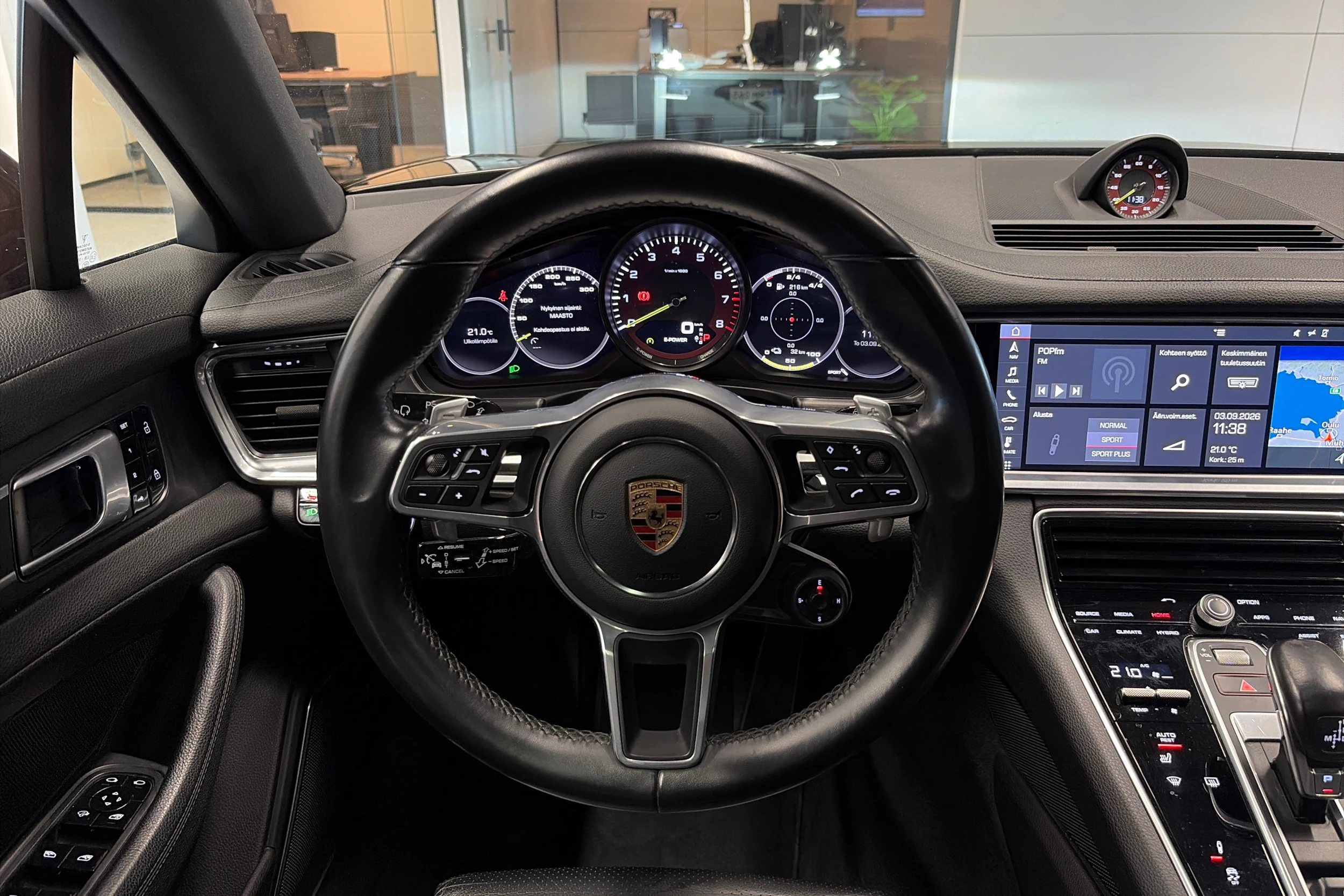 Musta Porsche Panamera 2019 kuva 15.