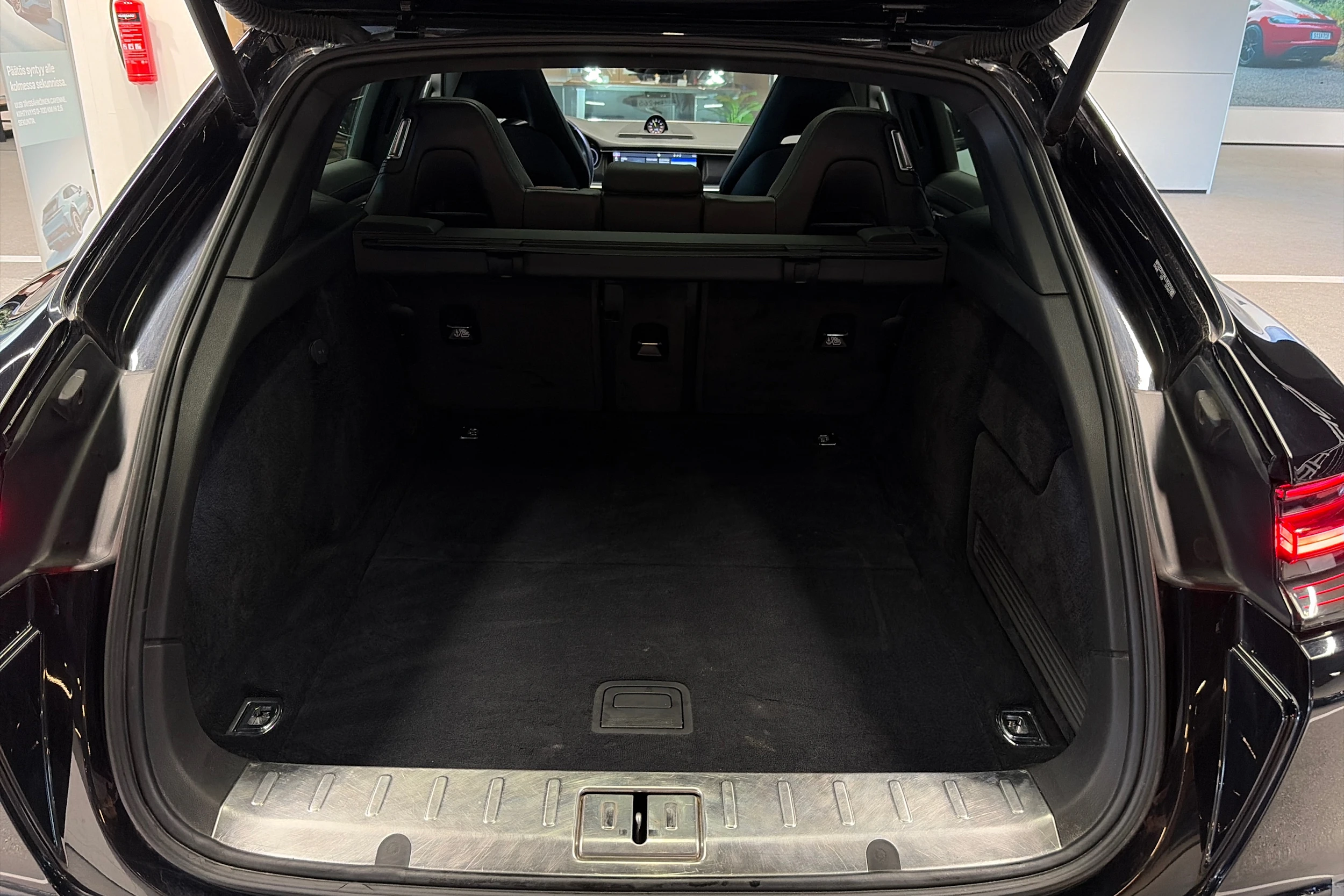 Musta Porsche Panamera 2019 kuva 25.