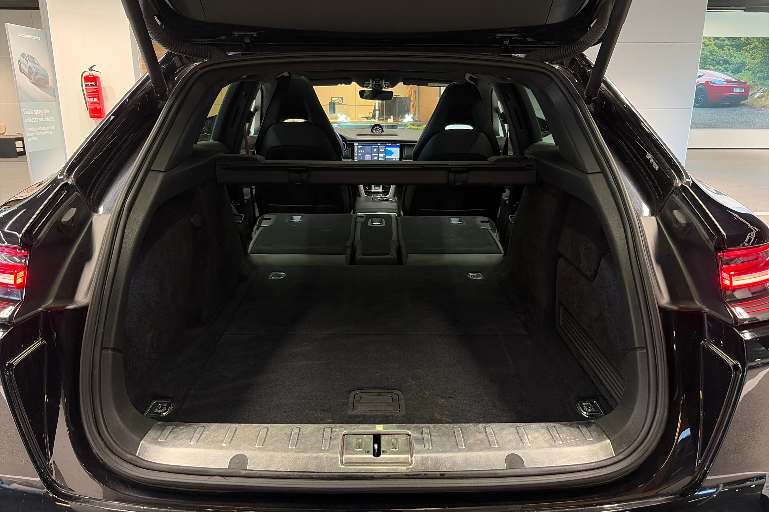 Musta Porsche Panamera 2019 kuva 26.