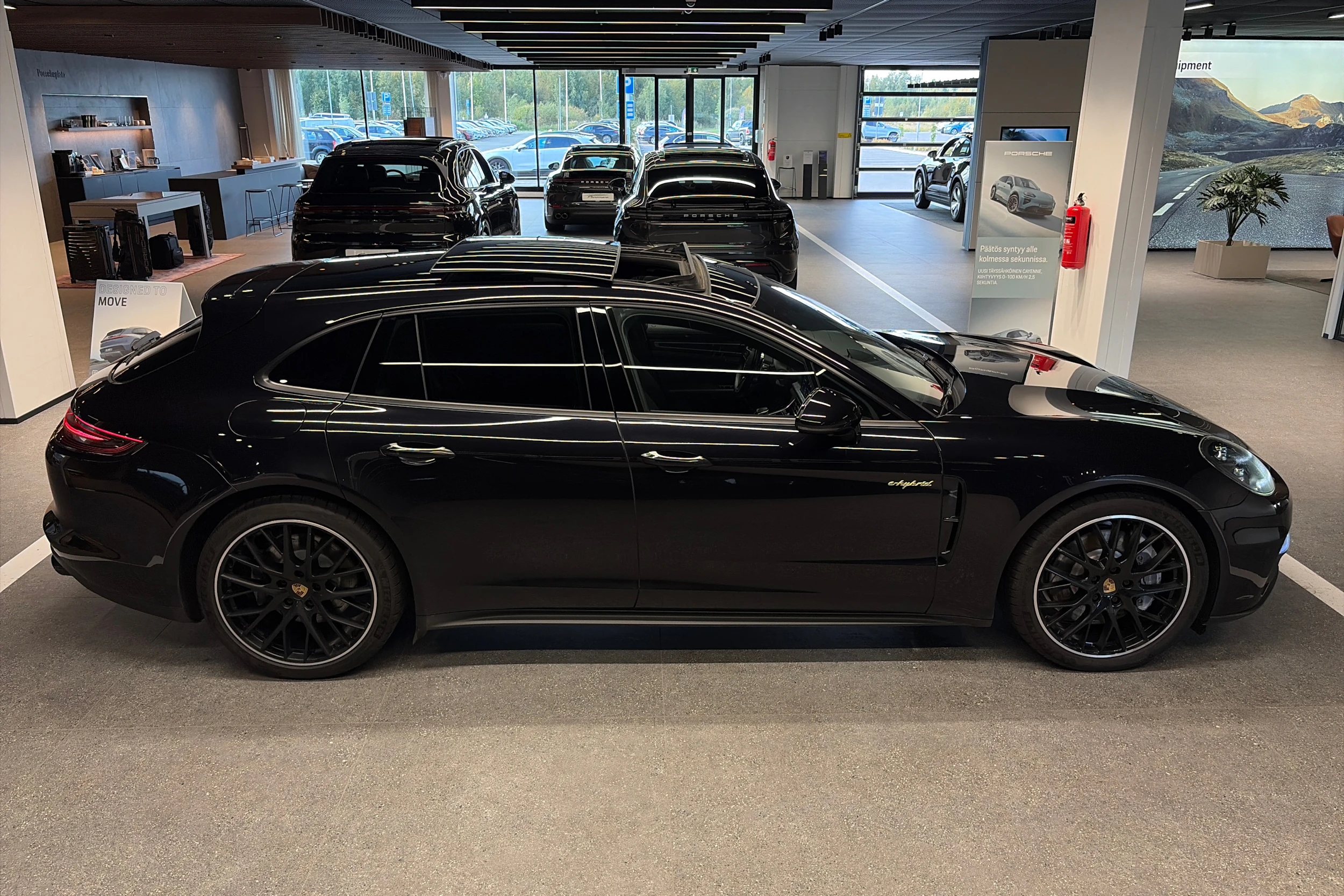 Musta Porsche Panamera 2019 kuva 28.
