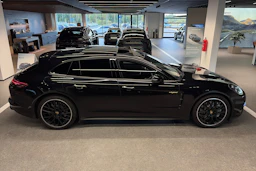 Musta Porsche Panamera 2019 kuva 28.