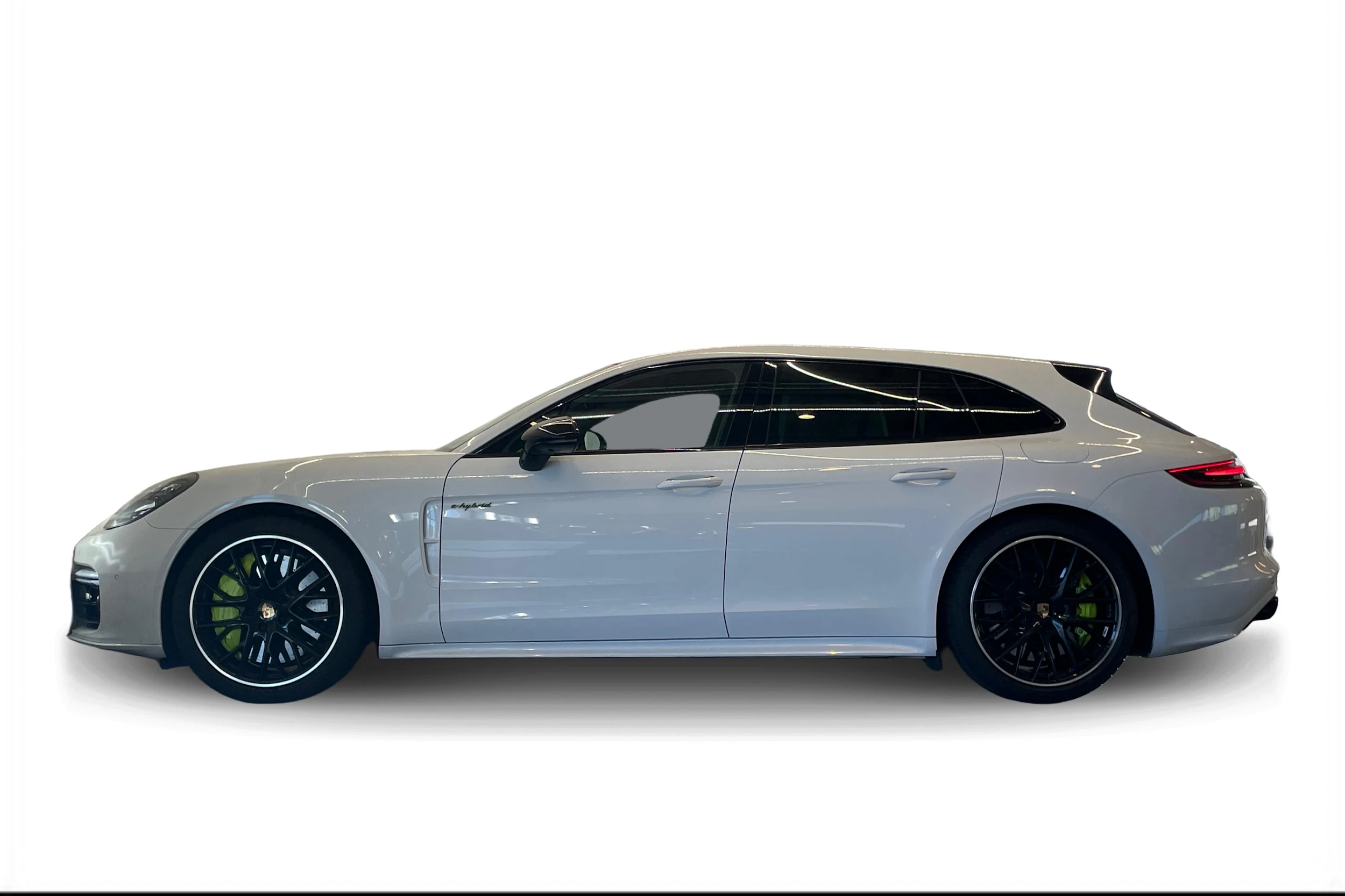 valkoinen Porsche Panamera 2019 kuva 5.