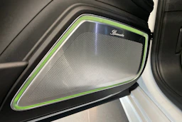 valkoinen Porsche Panamera 2019 kuva 14.