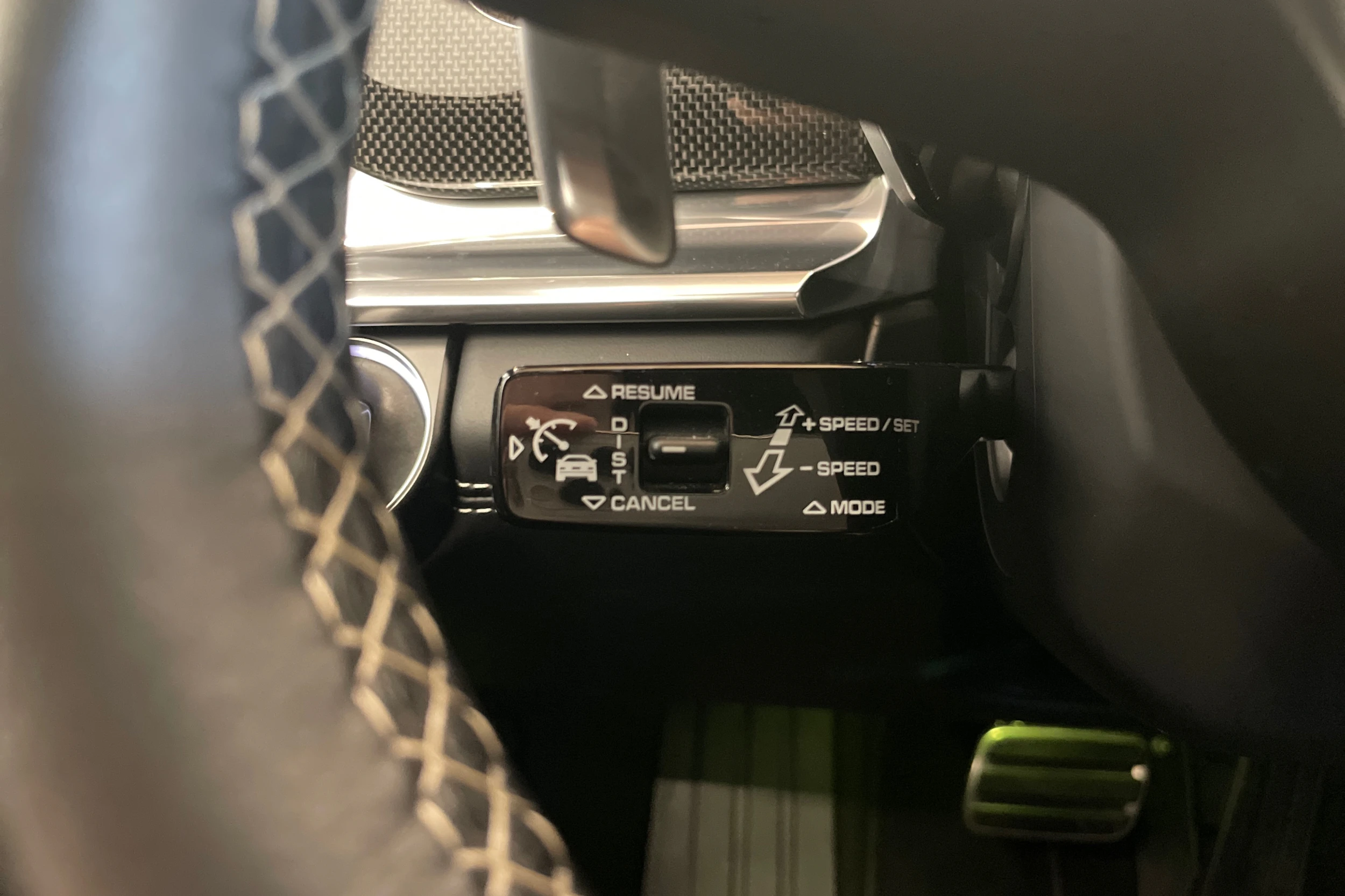 valkoinen Porsche Panamera 2019 kuva 16.