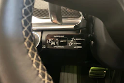 valkoinen Porsche Panamera 2019 kuva 16.