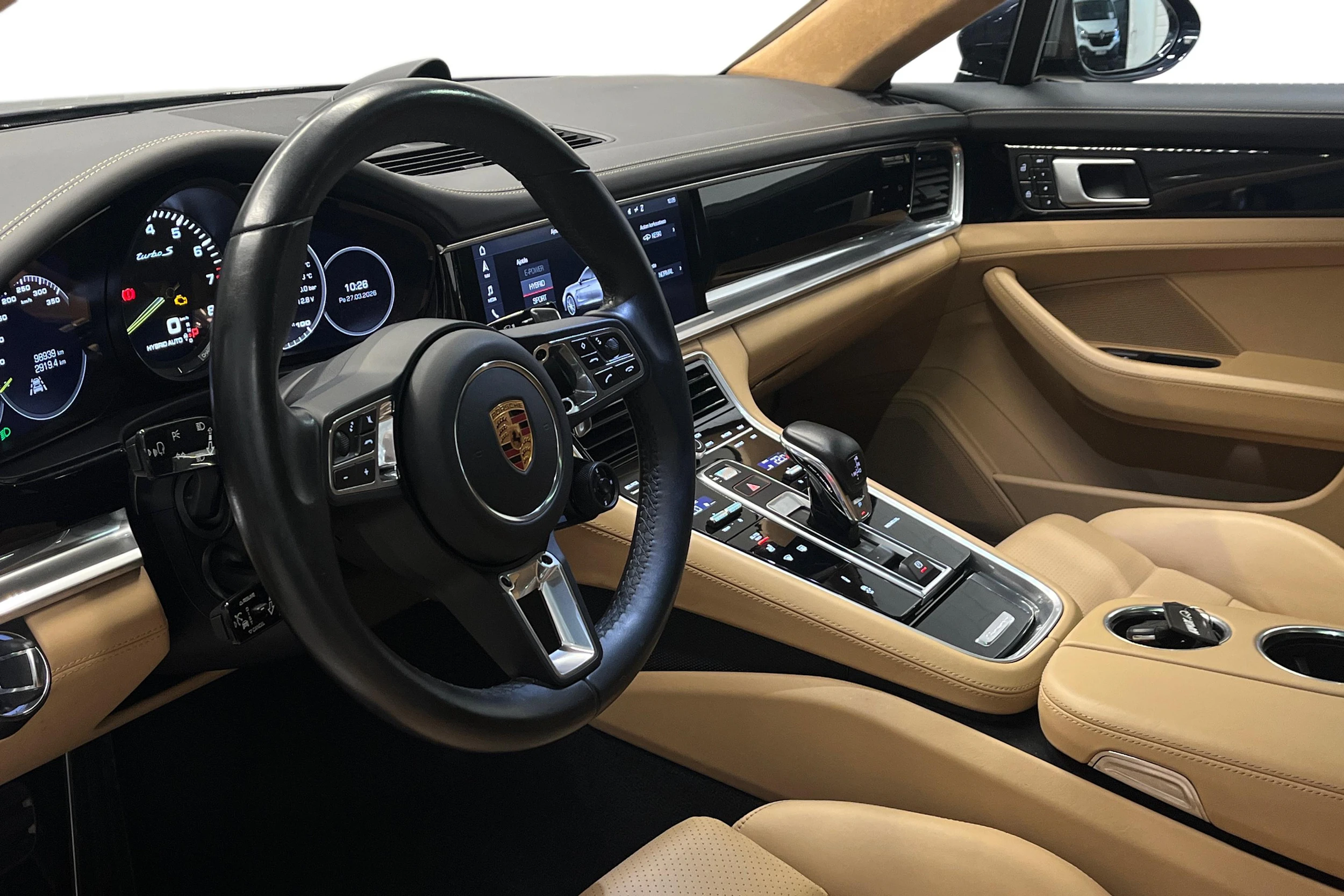 sininen Porsche Panamera 2019 kuva 5.
