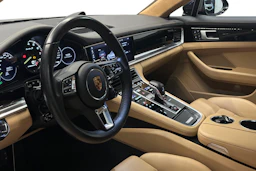 sininen Porsche Panamera 2019 kuva 5.