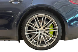 sininen Porsche Panamera 2019 kuva 7.