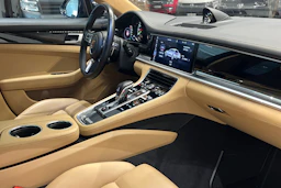 sininen Porsche Panamera 2019 kuva 15.