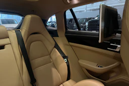 sininen Porsche Panamera 2019 kuva 19.