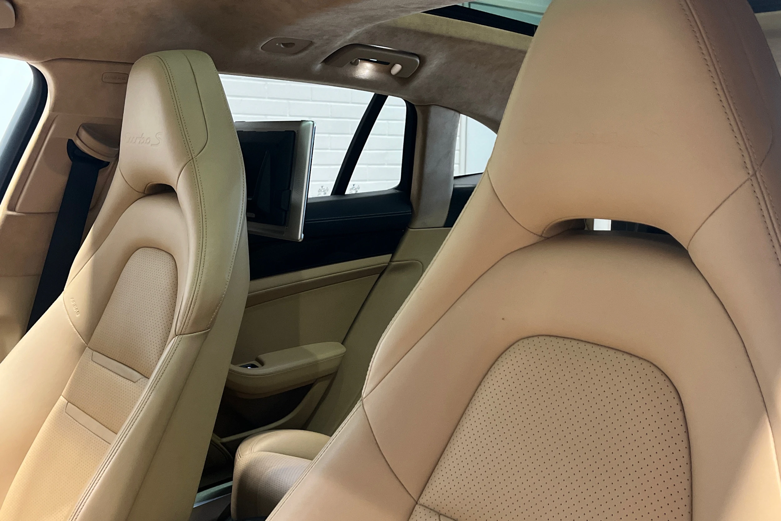 sininen Porsche Panamera 2019 kuva 20.