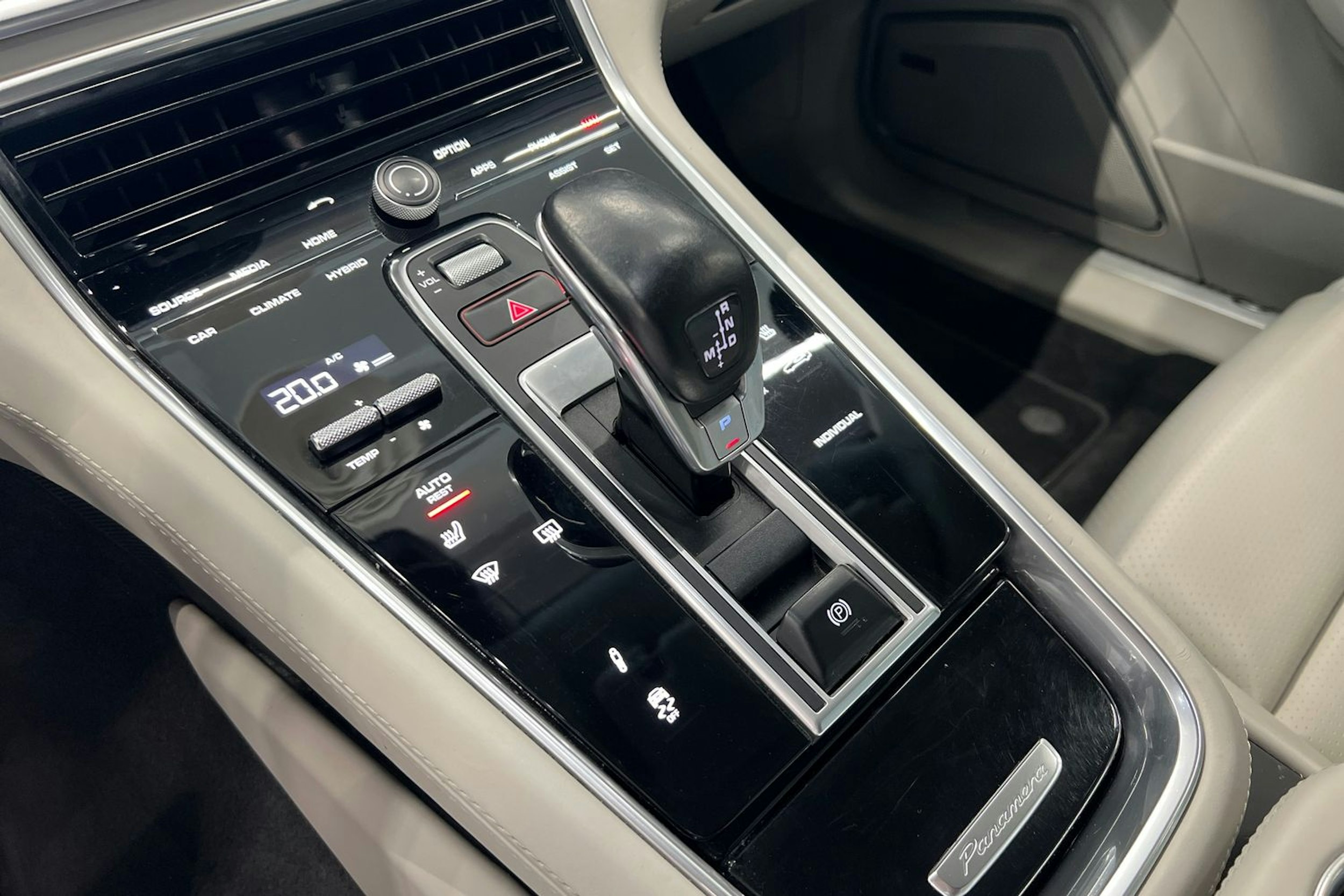 Porsche Panamera 2019 kuva 13.