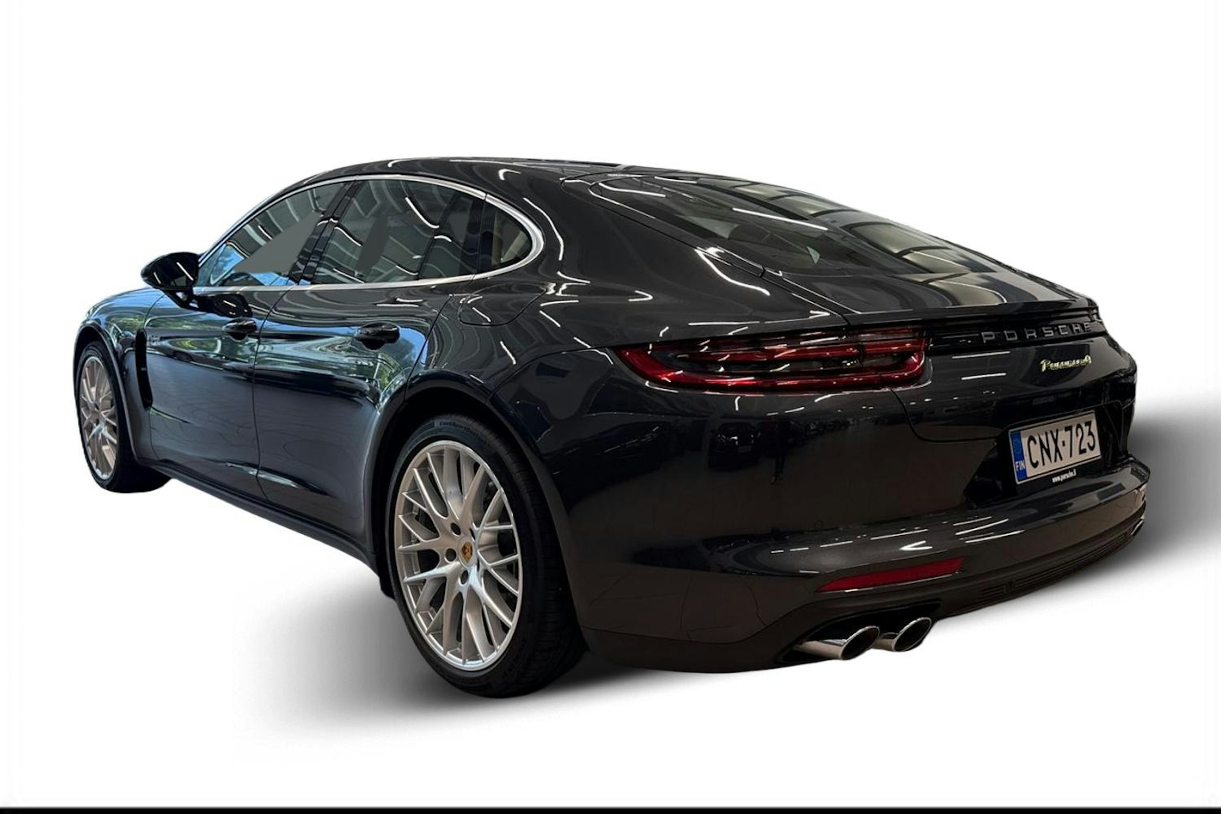 Harmaa Porsche Panamera 2020 kuva 2.