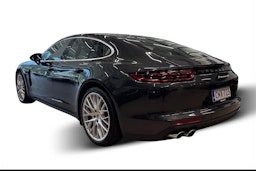 Harmaa Porsche Panamera 2020 kuva 2.
