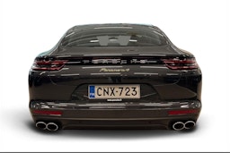 Harmaa Porsche Panamera 2020 kuva 3.