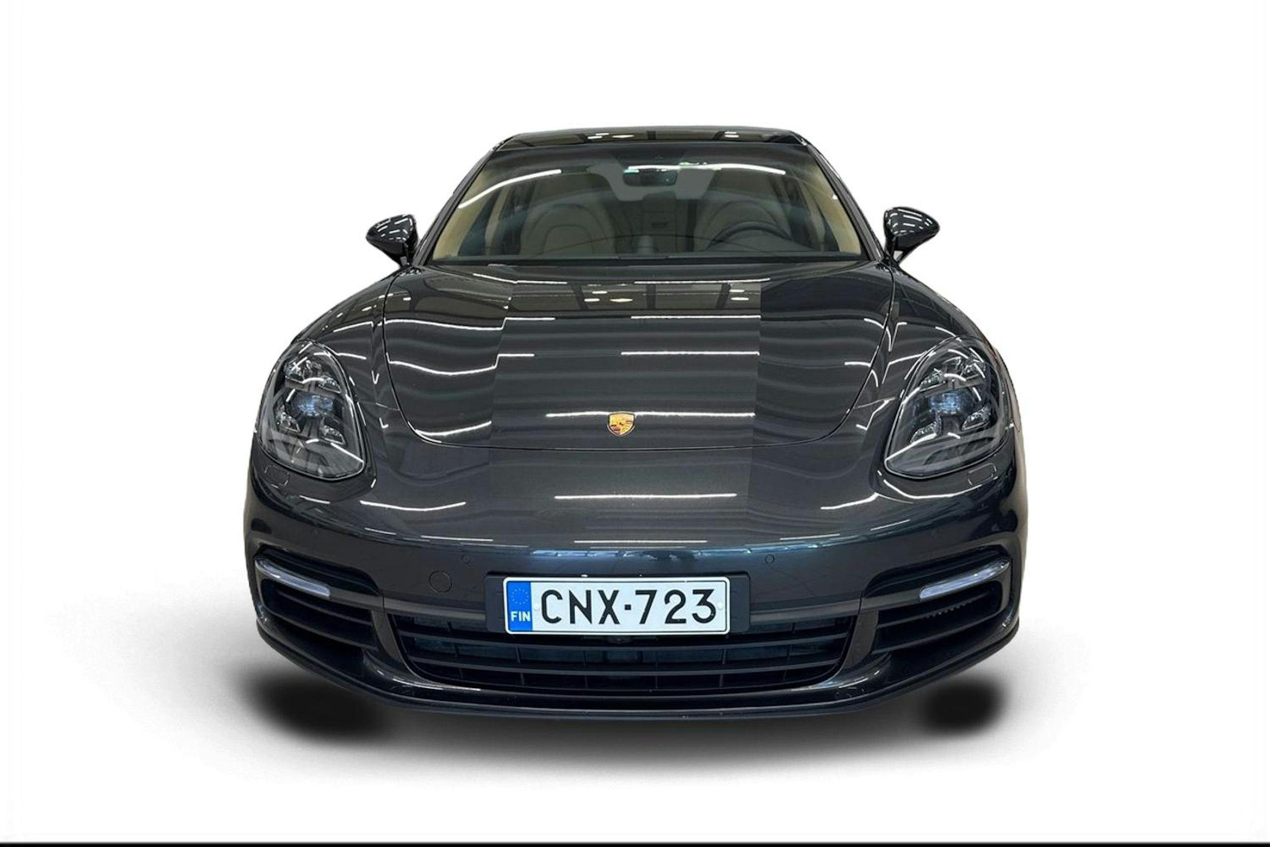 Harmaa Porsche Panamera 2020 kuva 4.