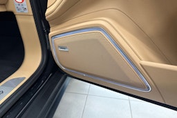 Harmaa Porsche Panamera 2020 kuva 12.