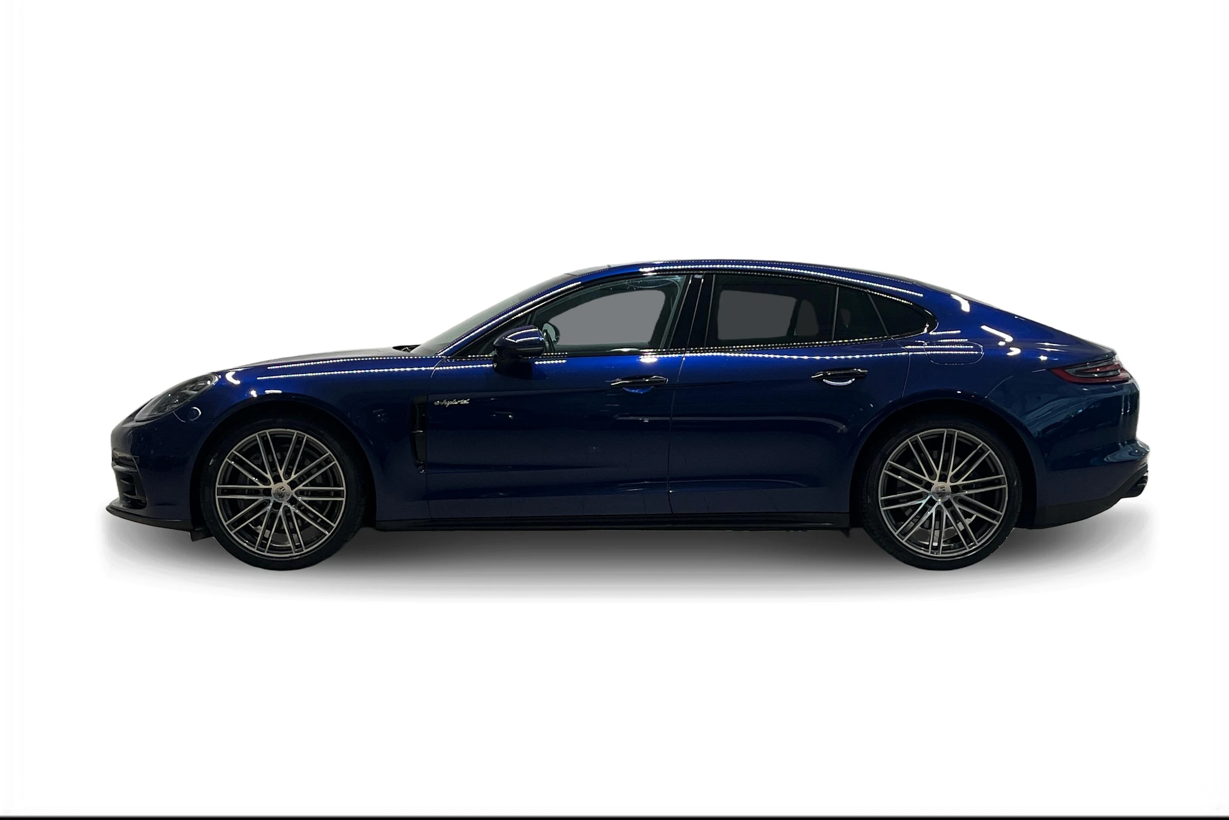 sininen Porsche Panamera 2020 kuva 6.