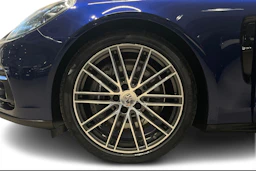 sininen Porsche Panamera 2020 kuva 9.