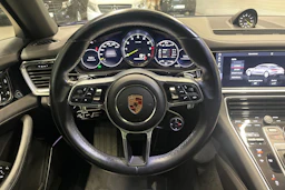 sininen Porsche Panamera 2020 kuva 14.