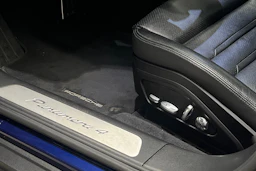 sininen Porsche Panamera 2020 kuva 20.