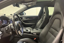 sininen Porsche Panamera 2020 kuva 21.