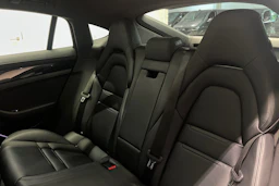 sininen Porsche Panamera 2020 kuva 24.