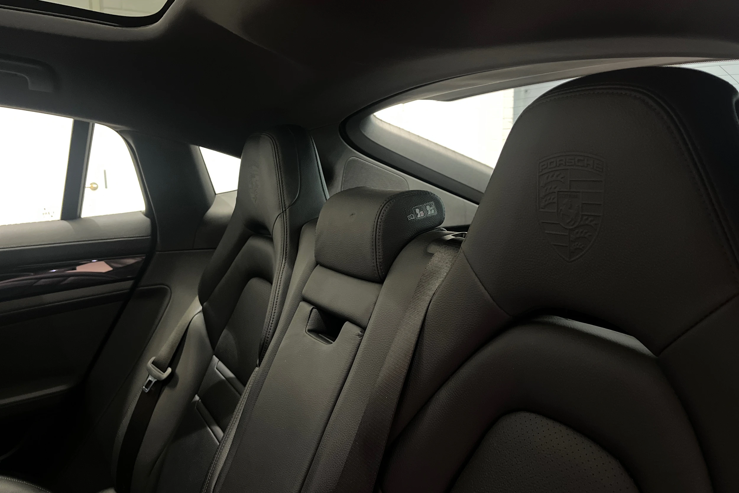sininen Porsche Panamera 2020 kuva 26.