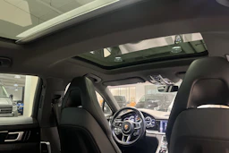 sininen Porsche Panamera 2020 kuva 27.