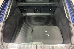 sininen Porsche Panamera 2020 kuva 29.