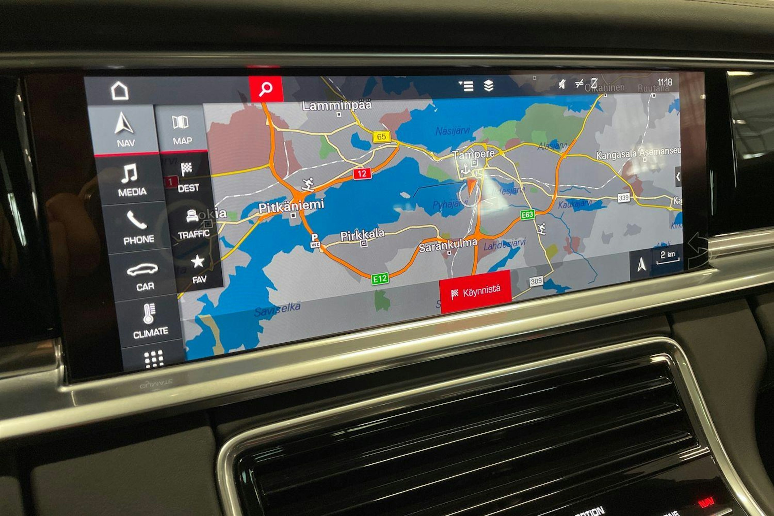 Harmaa Porsche Panamera 2020 kuva 14.